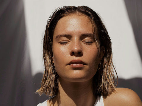 Alkohol in Skincare: Welcher schadet und welcher pflegt Deine Haut